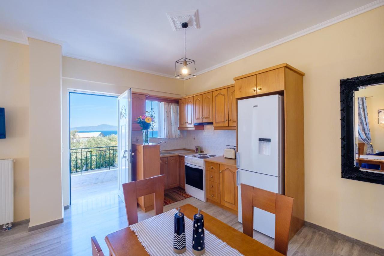 קלמאטה Almyros Aktis Mountain And Sea Apartment מראה חיצוני תמונה